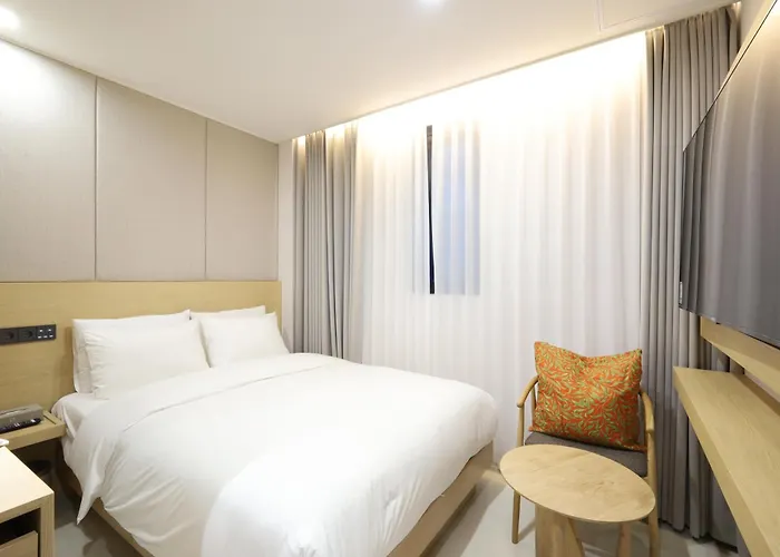 Seomyeon Nestly Hotel 3*