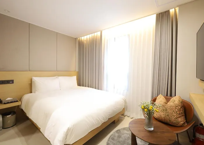 Seomyeon Nestly Hotel 3*